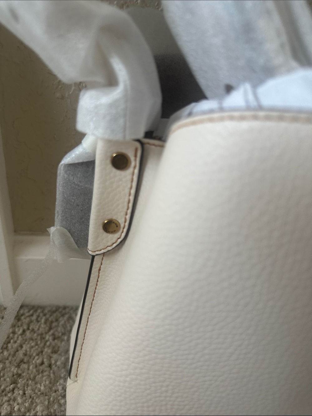 NWT Willow Bucket Bag in the color Chalk! - Picture 6 of 9